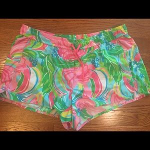Lilly Pulitzer Luxletic Run Around Shorts size L